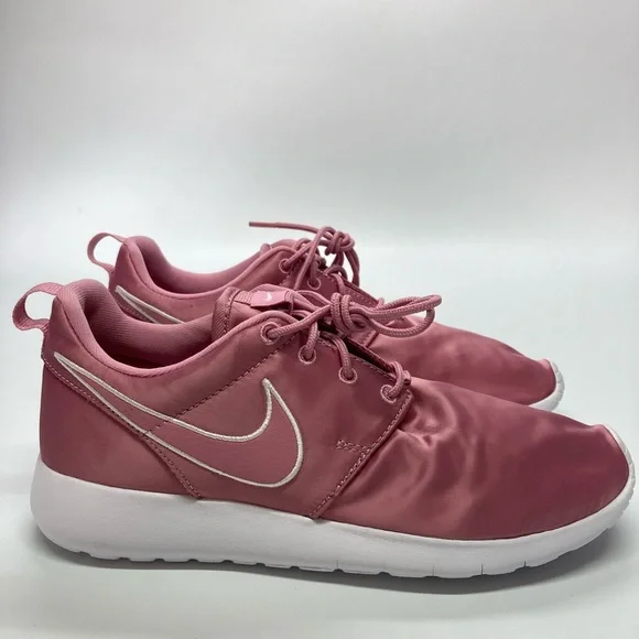 NIKE ROSHE ONE LOW TRAINERS WOMEN SHOES PINK SZ 6Y - Picture 2 of 10